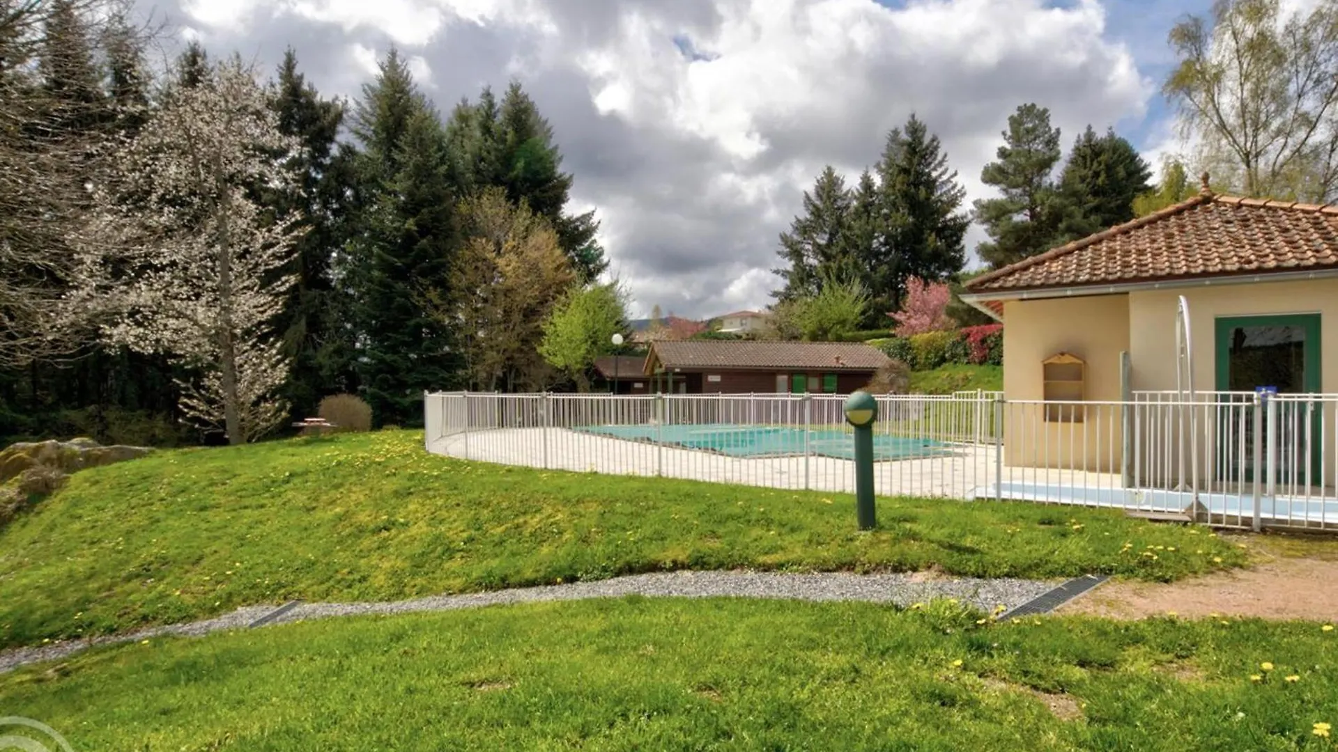 Chalet Confortable Avec Terrasse Privee, Proche Nature, Sports Et Loisirs, Animaux Acceptes. - Fr-1-496-241 Saint-Rirand Holiday home